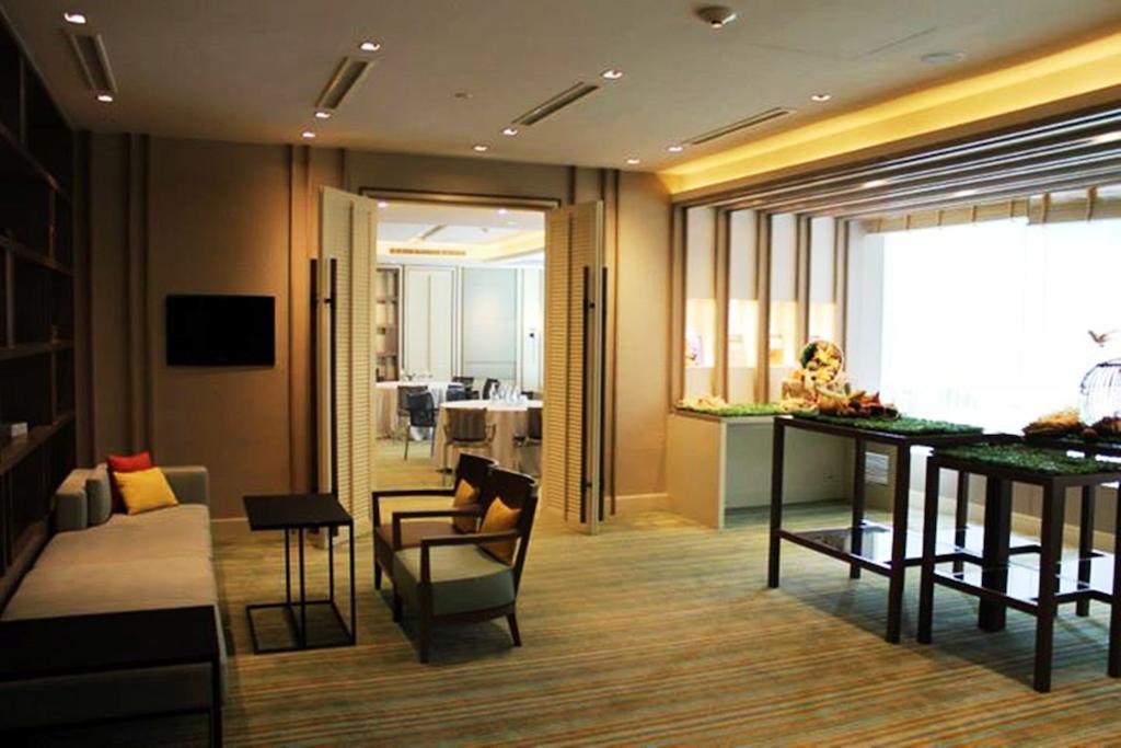 Dusit Princess Srinakarin Bangkok Exterior foto
